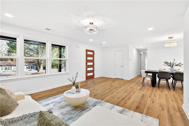 2720 Ivanhoe SE Lane, Smyrna, GA 30082