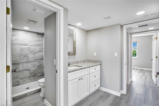6220 Augusta DR 311, Fort Myers, FL 33907