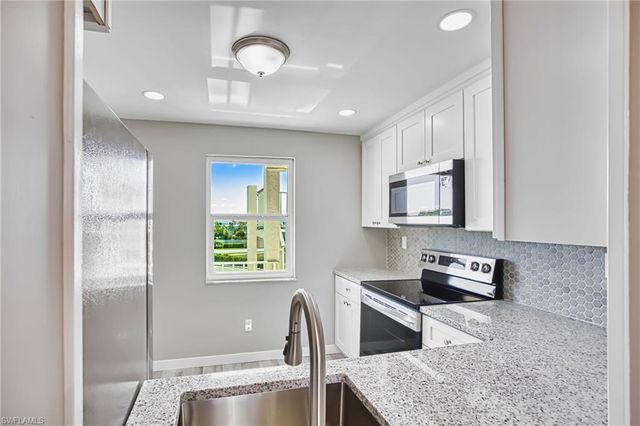 6220 Augusta DR 311, Fort Myers, FL 33907