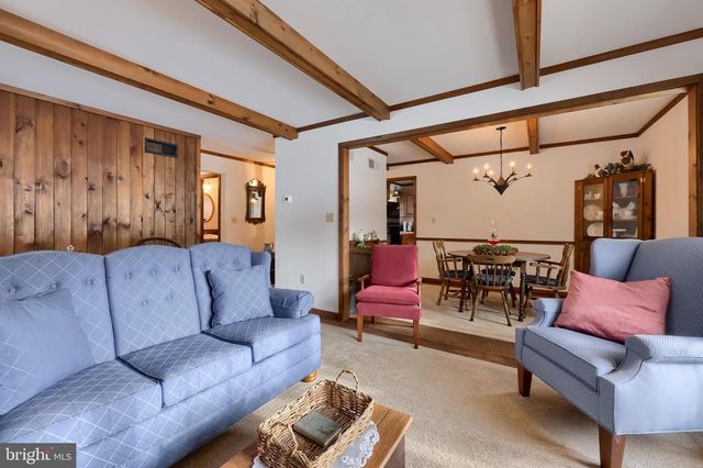 475 LESENTIER LN, Harrisburg, PA 17112