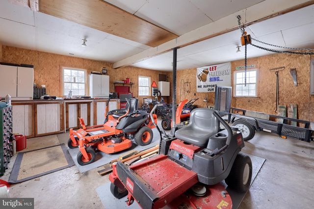 475 LESENTIER LN, Harrisburg, PA 17112