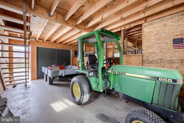 475 LESENTIER LN, Harrisburg, PA 17112