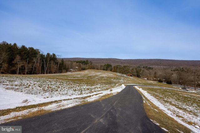 475 LESENTIER LN, Harrisburg, PA 17112