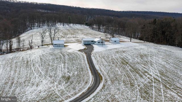 475 LESENTIER LN, Harrisburg, PA 17112