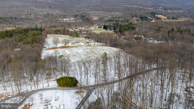 475 LESENTIER LN, Harrisburg, PA 17112