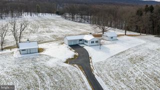 475 LESENTIER LN, Harrisburg, PA 17112