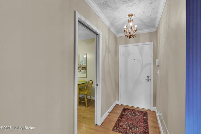 5800 Coach Gate Wynde APT 268, Louisville, KY 40207