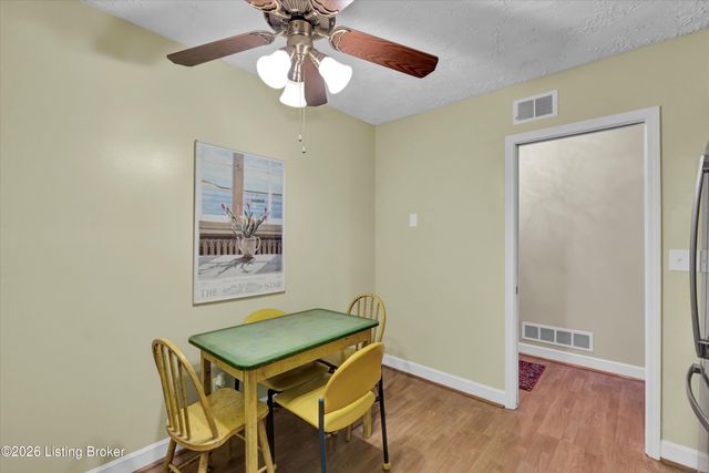 5800 Coach Gate Wynde APT 268, Louisville, KY 40207