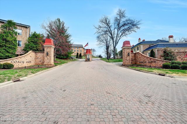 5800 Coach Gate Wynde APT 268, Louisville, KY 40207