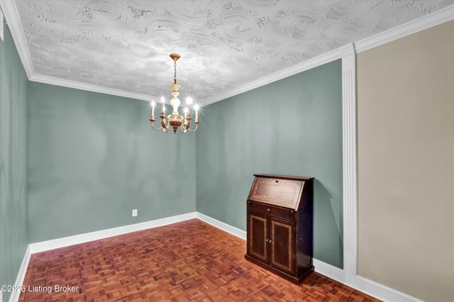 5800 Coach Gate Wynde APT 268, Louisville, KY 40207