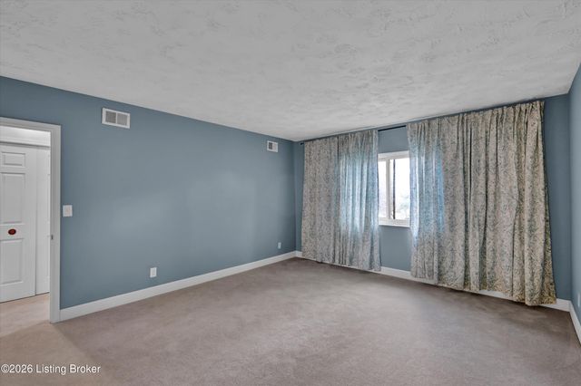 5800 Coach Gate Wynde APT 268, Louisville, KY 40207