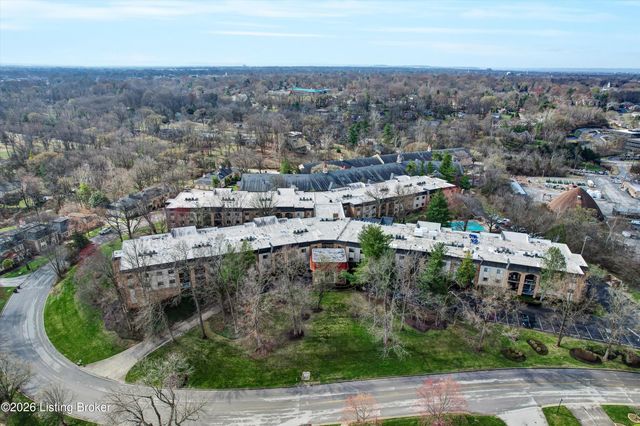 5800 Coach Gate Wynde APT 268, Louisville, KY 40207