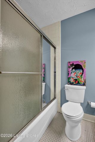 5800 Coach Gate Wynde APT 268, Louisville, KY 40207