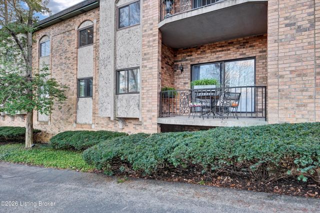 5800 Coach Gate Wynde APT 268, Louisville, KY 40207