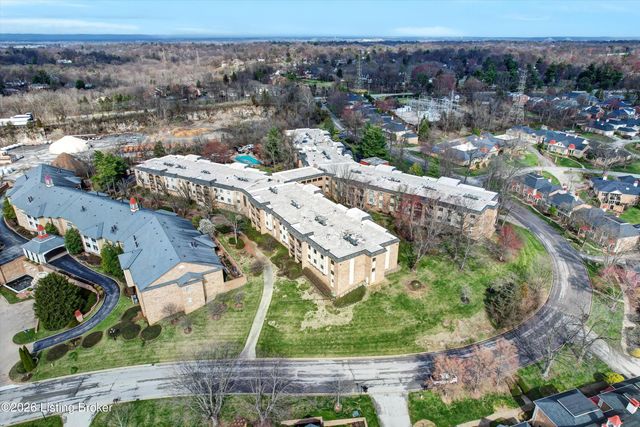 5800 Coach Gate Wynde APT 268, Louisville, KY 40207