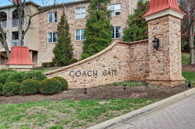 5800 Coach Gate Wynde APT 268, Louisville, KY 40207