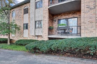 5800 Coach Gate Wynde APT 268, Louisville, KY 40207