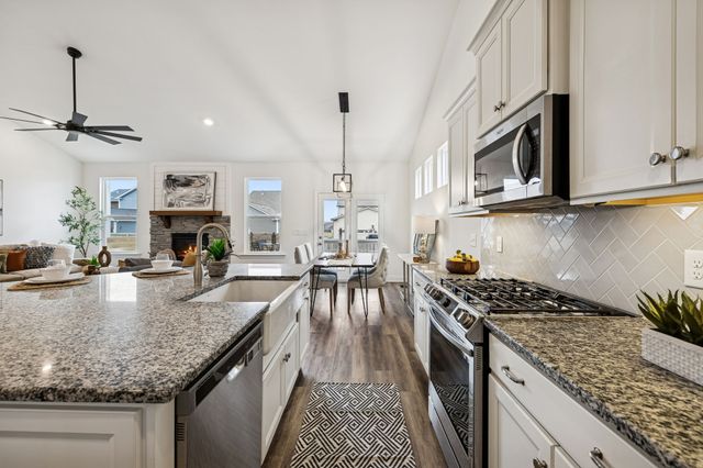 447 Rangeland Rd, Spring Hill, TN 37174