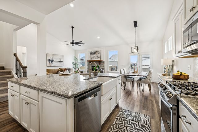 447 Rangeland Rd, Spring Hill, TN 37174