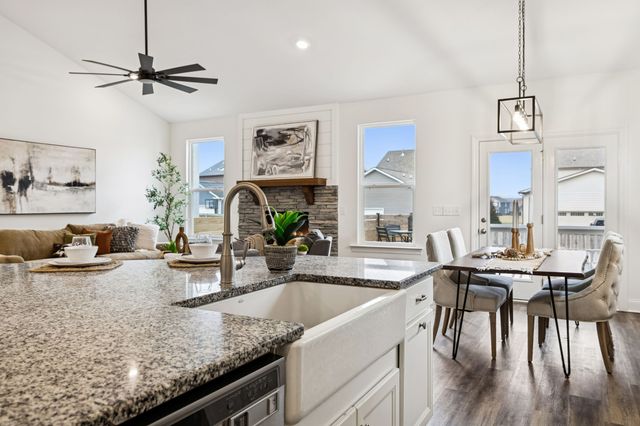 447 Rangeland Rd, Spring Hill, TN 37174