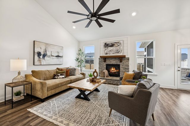 447 Rangeland Rd, Spring Hill, TN 37174