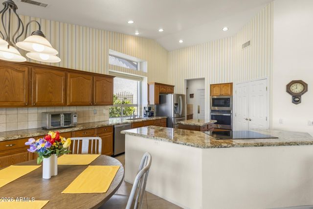 15905 W CLEAR CANYON Drive, Surprise, AZ 85374