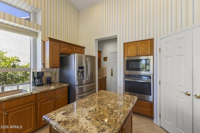 15905 W CLEAR CANYON Drive, Surprise, AZ 85374
