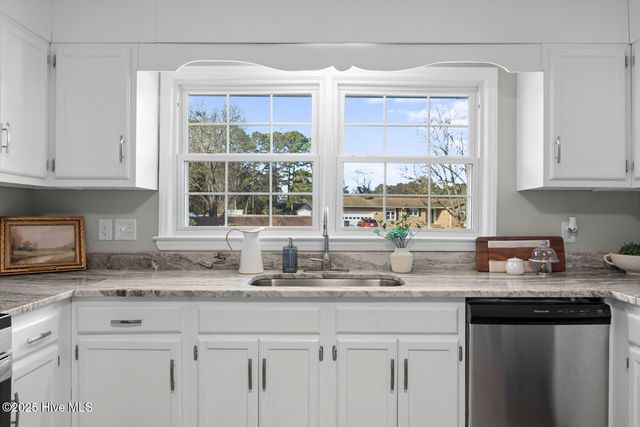 230 Campbell Place, Jacksonville, NC 28546