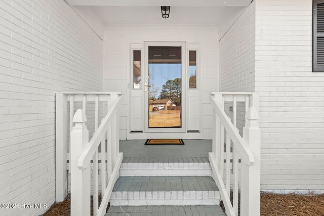 230 Campbell Place, Jacksonville, NC 28546