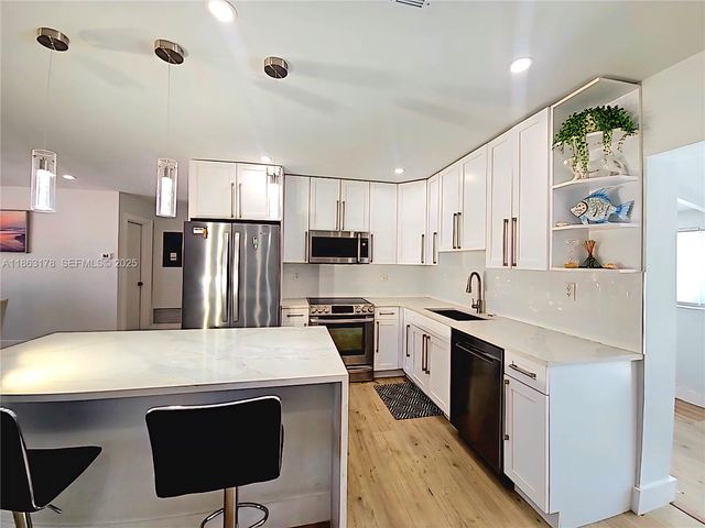 1430 NE 53rd Court, Fort Lauderdale, FL 33334