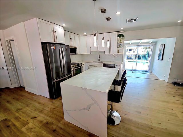 1430 NE 53rd Court, Fort Lauderdale, FL 33334