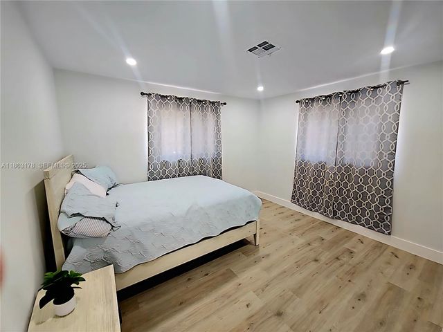 1430 NE 53rd Court, Fort Lauderdale, FL 33334