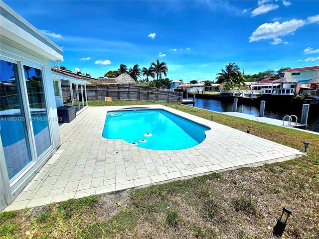 1430 NE 53rd Court, Fort Lauderdale, FL 33334
