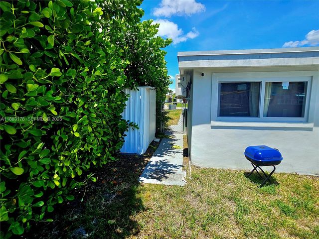 1430 NE 53rd Court, Fort Lauderdale, FL 33334