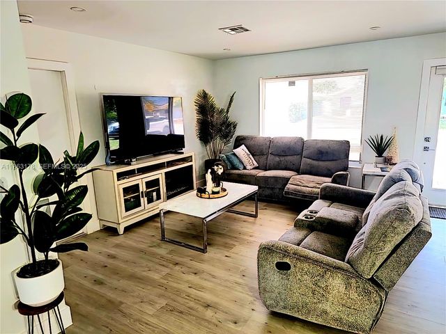 1430 NE 53rd Court, Fort Lauderdale, FL 33334