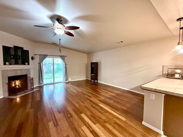 1865 La Vida Avenue, Porterville, CA 93257