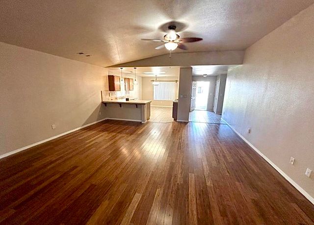 1865 La Vida Avenue, Porterville, CA 93257