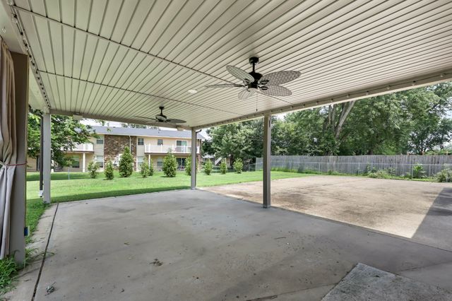 2281 Dewitt Dr, Clarksville, TN 37043
