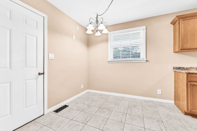 2281 Dewitt Dr, Clarksville, TN 37043