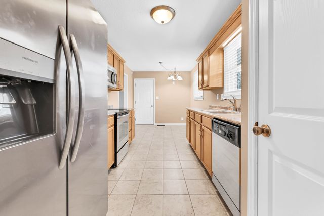 2281 Dewitt Dr, Clarksville, TN 37043