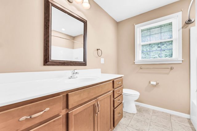 2281 Dewitt Dr, Clarksville, TN 37043