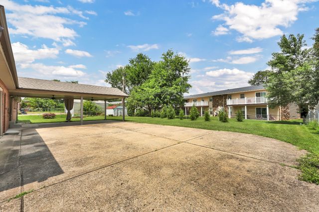 2281 Dewitt Dr, Clarksville, TN 37043