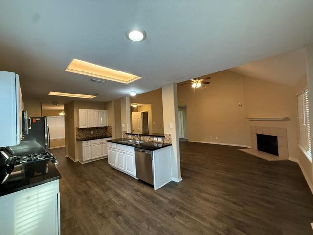 308 Glade Bridge Lane, Dickinson, TX 77539