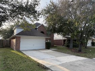 308 Glade Bridge Lane, Dickinson, TX 77539