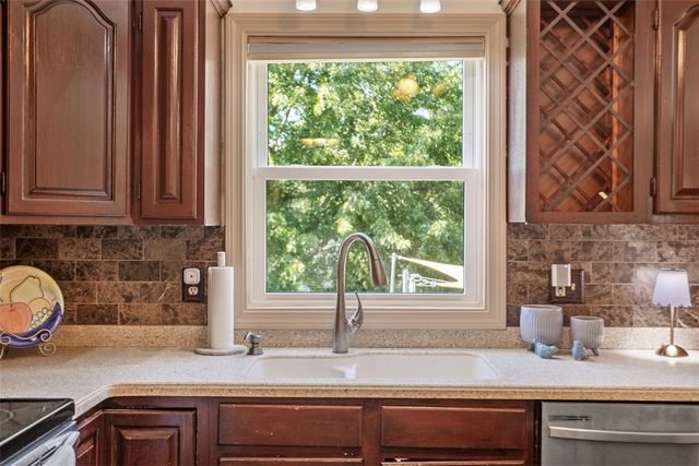 10 Sycamore Drive, Coventry, RI 02816
