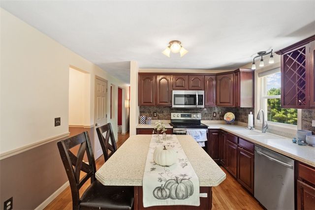 10 Sycamore Drive, Coventry, RI 02816