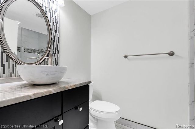 250 E Harbortown Drive 1302, Detroit, MI 48207