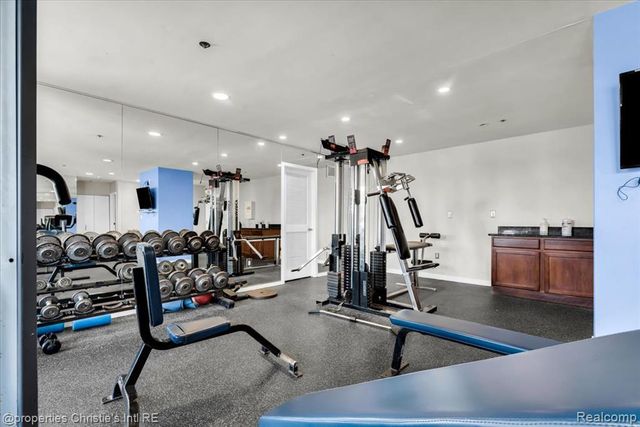 250 E Harbortown Drive 1302, Detroit, MI 48207