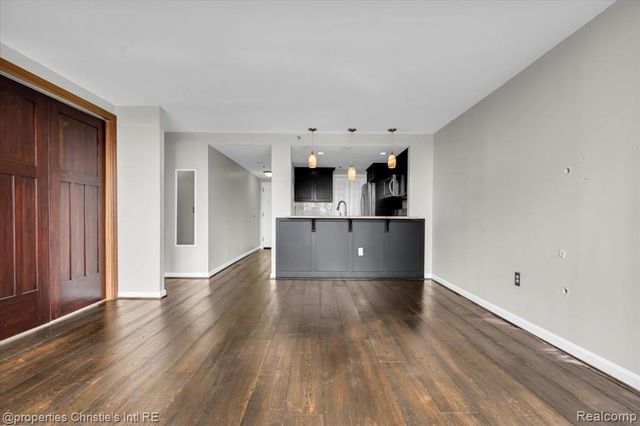 250 E Harbortown Drive 1302, Detroit, MI 48207