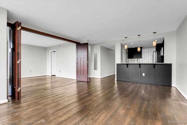 250 E Harbortown Drive 1302, Detroit, MI 48207